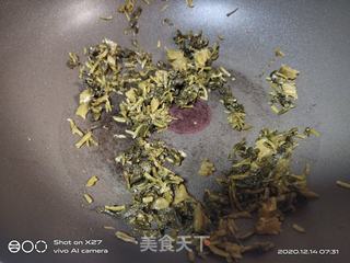 雪菜肉末炒饭的做法步骤：2