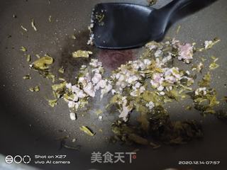 雪菜肉末炒饭的做法步骤：3