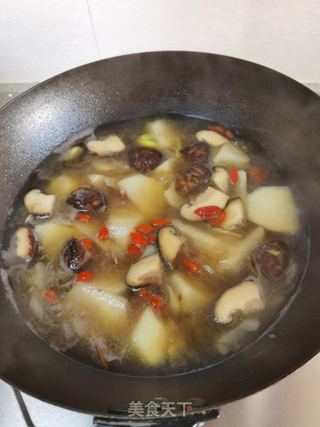香菇枸杞烧萝卜的做法步骤:9