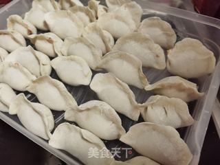 白菜猪肉馅饺子的做法步骤:10