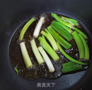 青萝卜蛤蜊炖豆腐汤的做法步骤：3