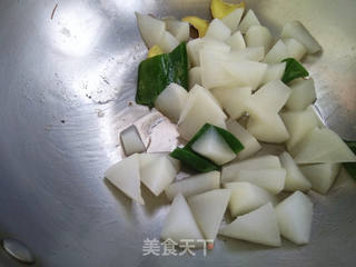 白萝卜烧大虾的做法步骤:4