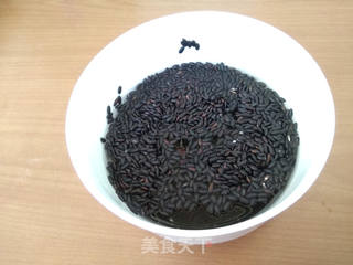 红豆黑米粥的做法步骤:2