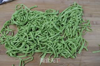 菠菜手擀面的做法步骤:6