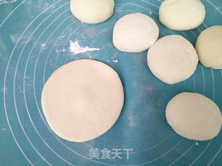 牛奶豆沙馅馒头的做法步骤:3