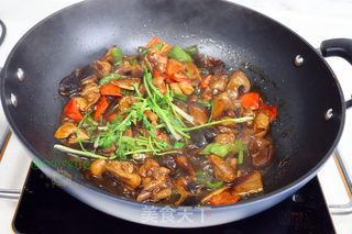 香菇炖鸡肉的做法步骤:8