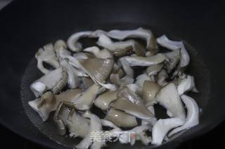 黑椒炸蘑菇的做法步骤:2