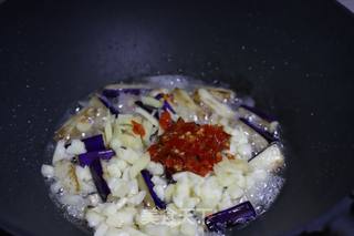 豆角炒茄子的做法步骤:6