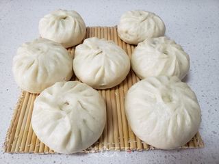 槐花鸭蛋包子的做法步骤:15