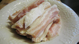 虾酱蒜茸五花肉的做法步骤:2