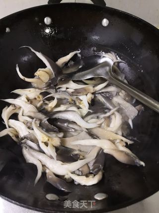 清炖平菇的做法步骤:3