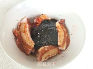 火麻红薯粉蒸肉的做法步骤：2