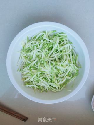 黄油虾仁煎菜饼的做法步骤：3