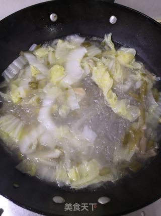酸菜炖白菜粉条的做法步骤:5