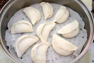 牛肉芹菜馅蒸饺的做法步骤:7