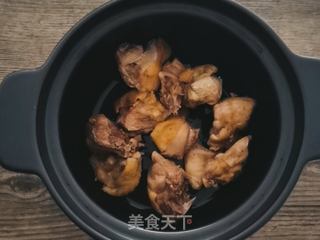 虫草花椰子鸡汤的做法步骤：3