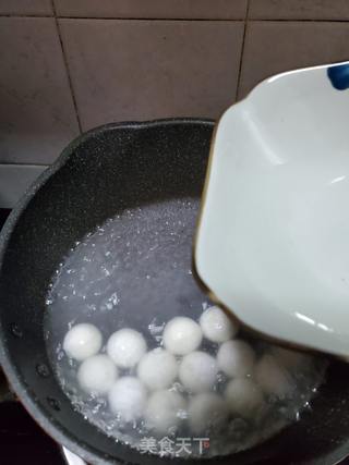 黑糖老姜玫瑰汤圆的做法步骤:3