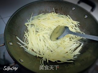 酸辣土豆丝的做法步骤:6