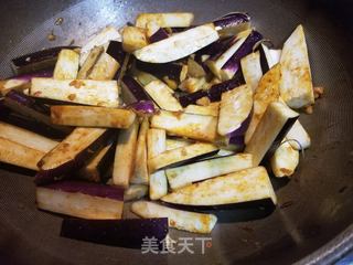酱烧茄子鲶鱼煲的做法步骤:7