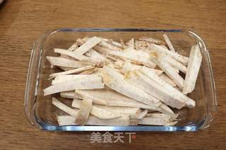 芋泥树桩蛋糕的做法步骤：2