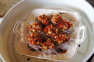 蒜蓉粉丝蒸香菇的做法步骤:7