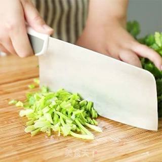 香菜还能这样吃?鲜香味美,好吃到让你想不到的做法步骤:4