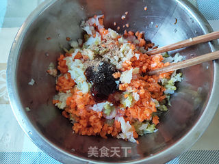 泡菜猪肉生煎包的做法步骤:4