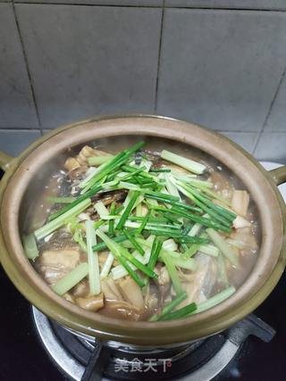 砂锅炖鲳鱼的做法步骤:10