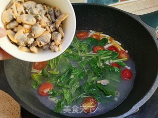 蛤蜊菠菜面的做法步骤:11