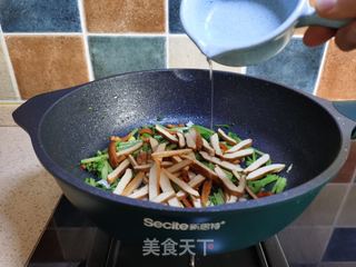 素炒三鲜的做法步骤:6