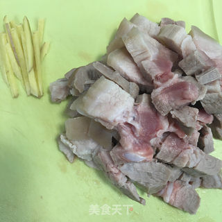 五花肉炒萝卜的做法步骤：2