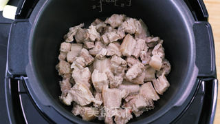不加一滴水的苏式红烧肉的做法步骤:4