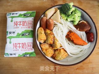 牛奶麻辣米线的做法步骤：1