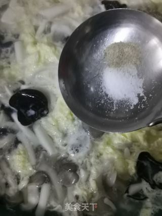 菌菇豆腐汤的做法步骤：5