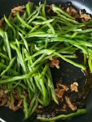 青椒肉丝的做法步骤:9