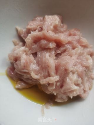 青椒肉丝的做法步骤:3