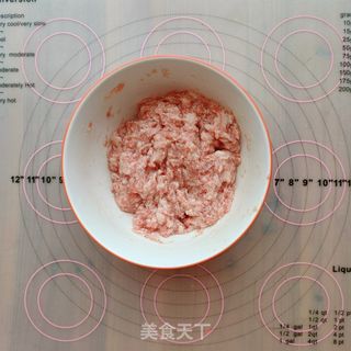 一次发酵鲜嫩多汁的大肉包的做法步骤:5