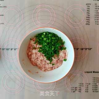 一次发酵鲜嫩多汁的大肉包的做法步骤:10