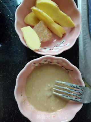 腐乳汁炖黄豆猪蹄的做法步骤:2