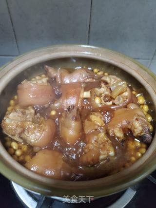 腐乳汁炖黄豆猪蹄的做法步骤:4