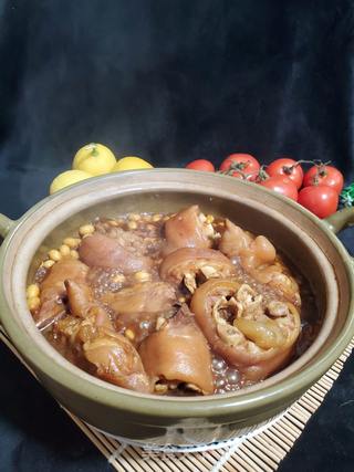 腐乳汁炖黄豆猪蹄的做法步骤:5