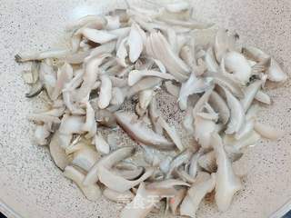 平菇粟米羹的做法步骤:3