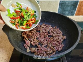 家常小炒牛肉的做法步骤:8