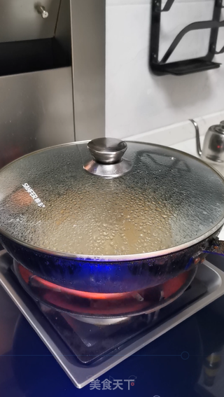 海鲜界的贵族——鲜炒沙虫做法的做法步骤:4