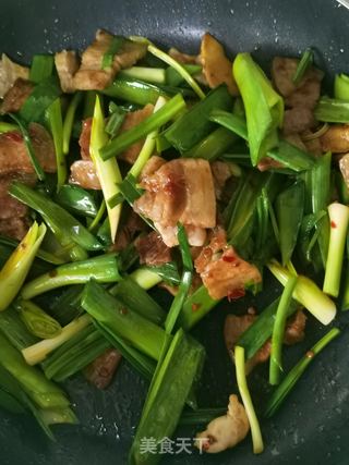 蒜苗回锅肉的做法步骤:5
