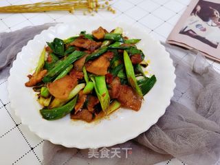 蒜苗回锅肉的做法步骤:7