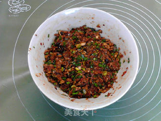 香辣豆豉蘑菇牛肉黑全麦馅饼的做法步骤:7