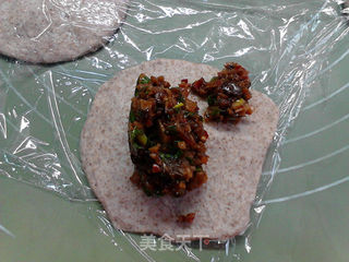 香辣豆豉蘑菇牛肉黑全麦馅饼的做法步骤:13