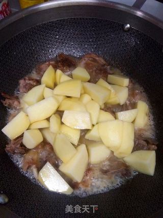 啤酒土豆焖鸭的做法步骤:6