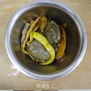 下饭小咸菜❗️豆豉炒泡辣椒❤️的做法步骤：1
